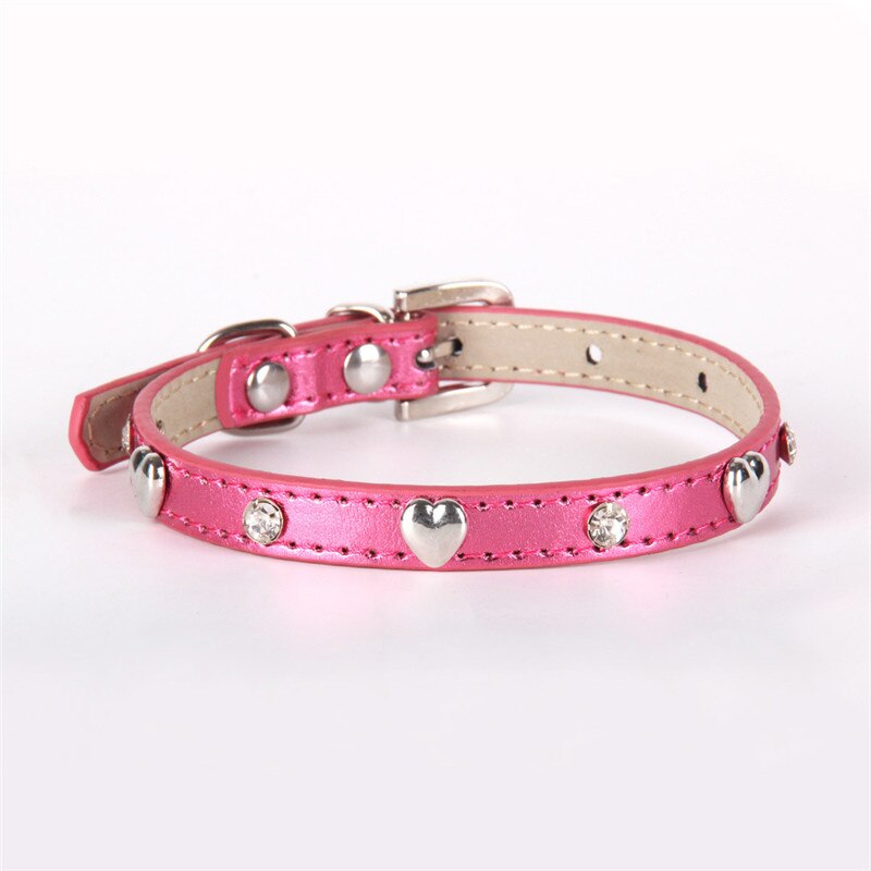 Leather Heart Pet Collar in pink. 
